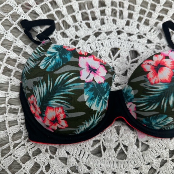 Victoria’s Secret Pink Bra Bundle Size 32D - Picture 7 of 9